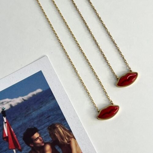Your Kiss Small Necklace